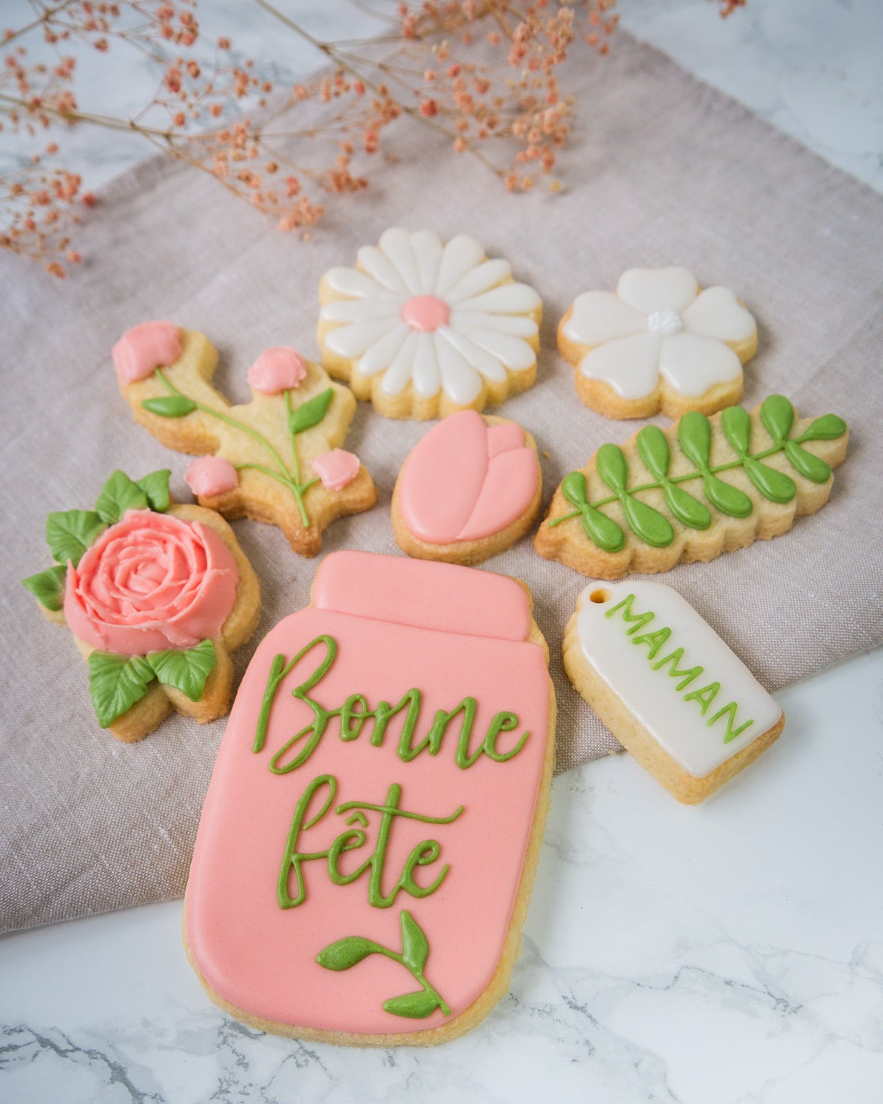 biscuits en forme de bouquet de fleurs pour la fête des mères