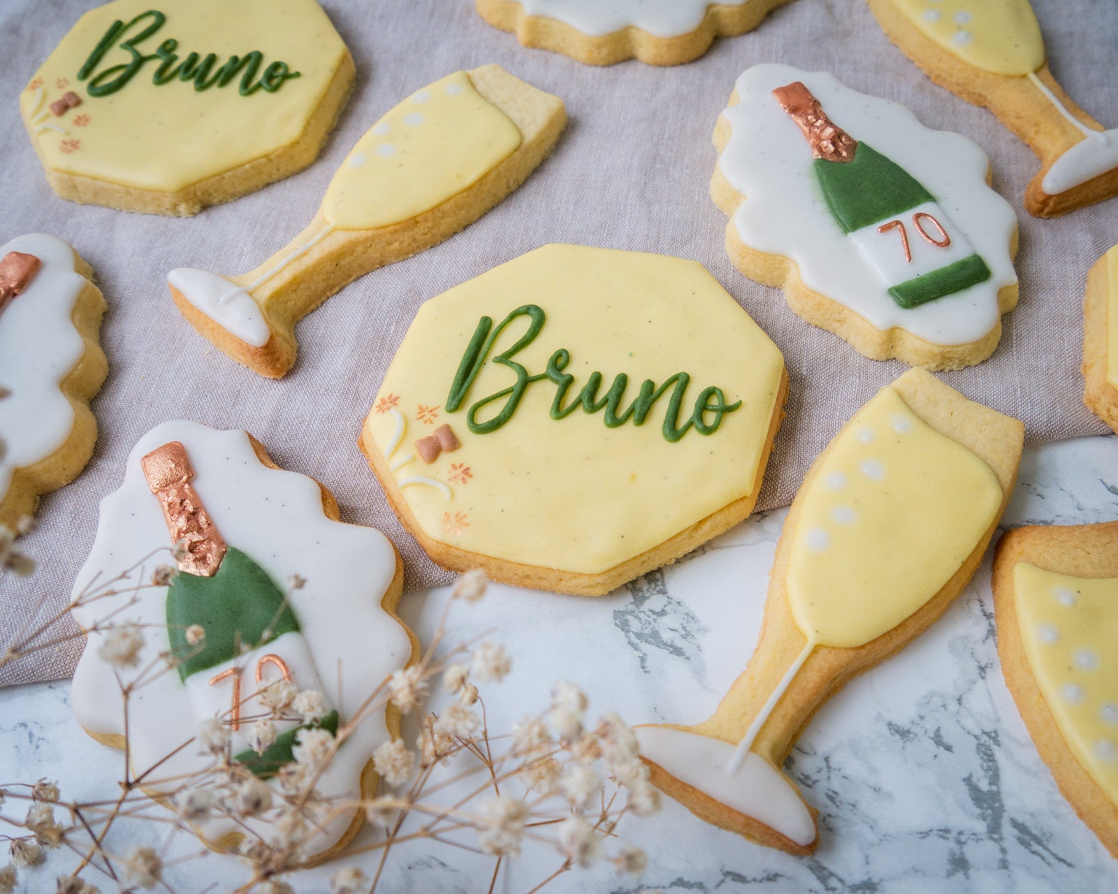 biscuits d'anniversaire sur le thème du champagne