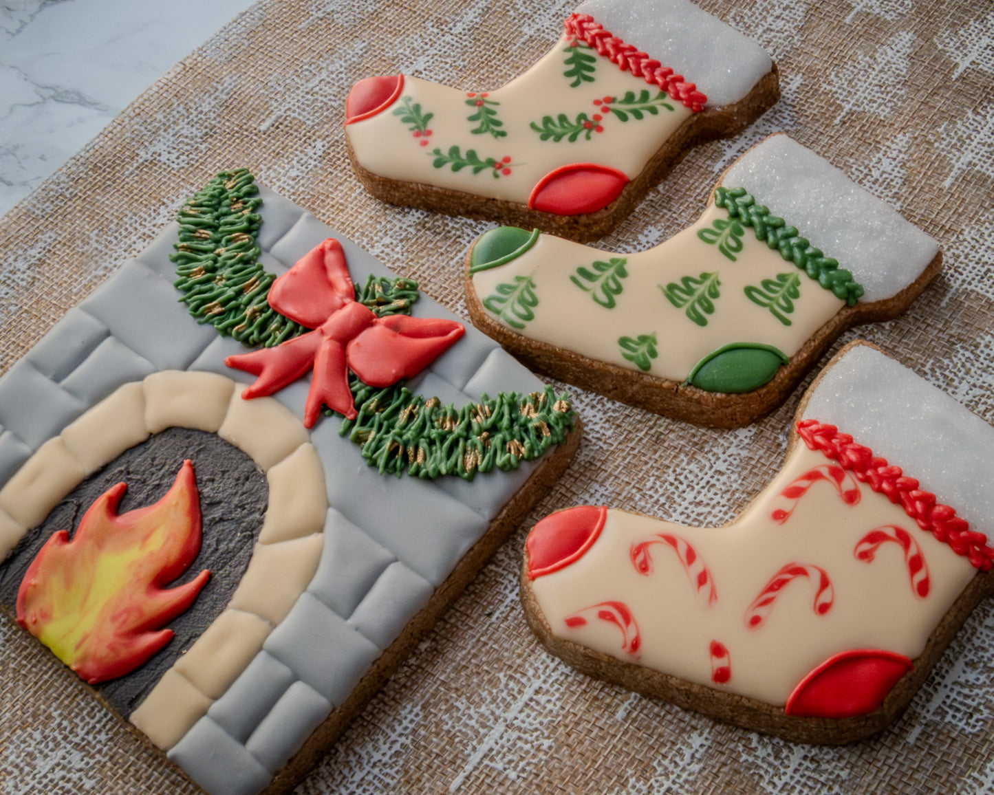 biscuits cheminée de Noël et chaussons de Noël